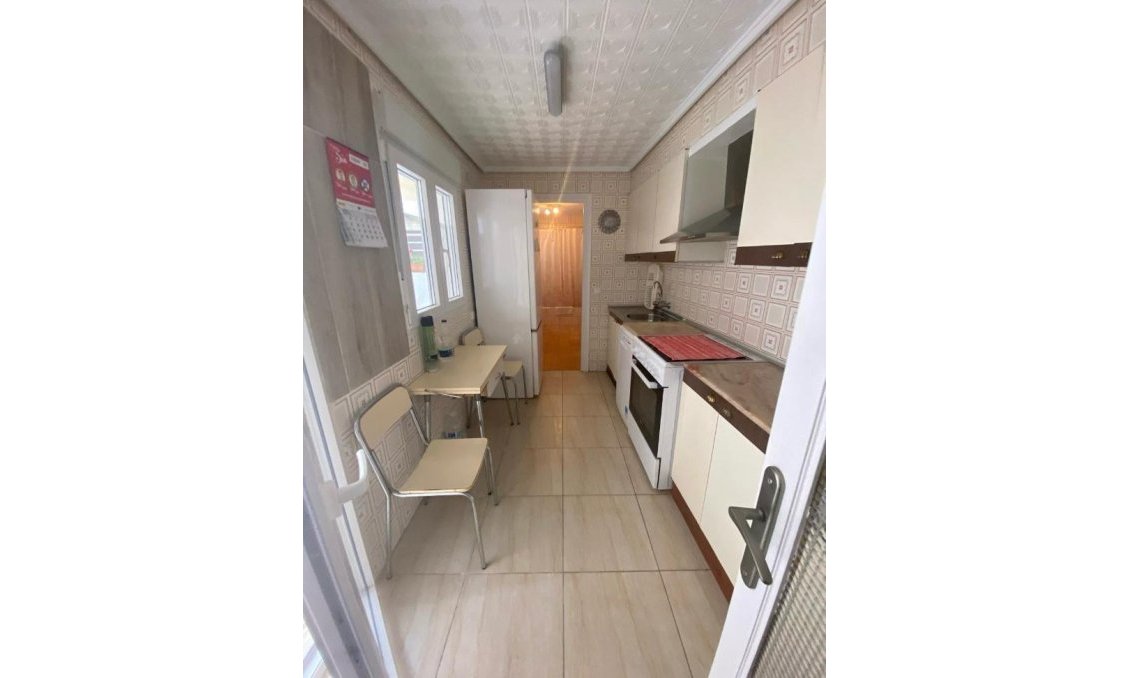 Segunda mano - Town House -
Torrevieja - Centro