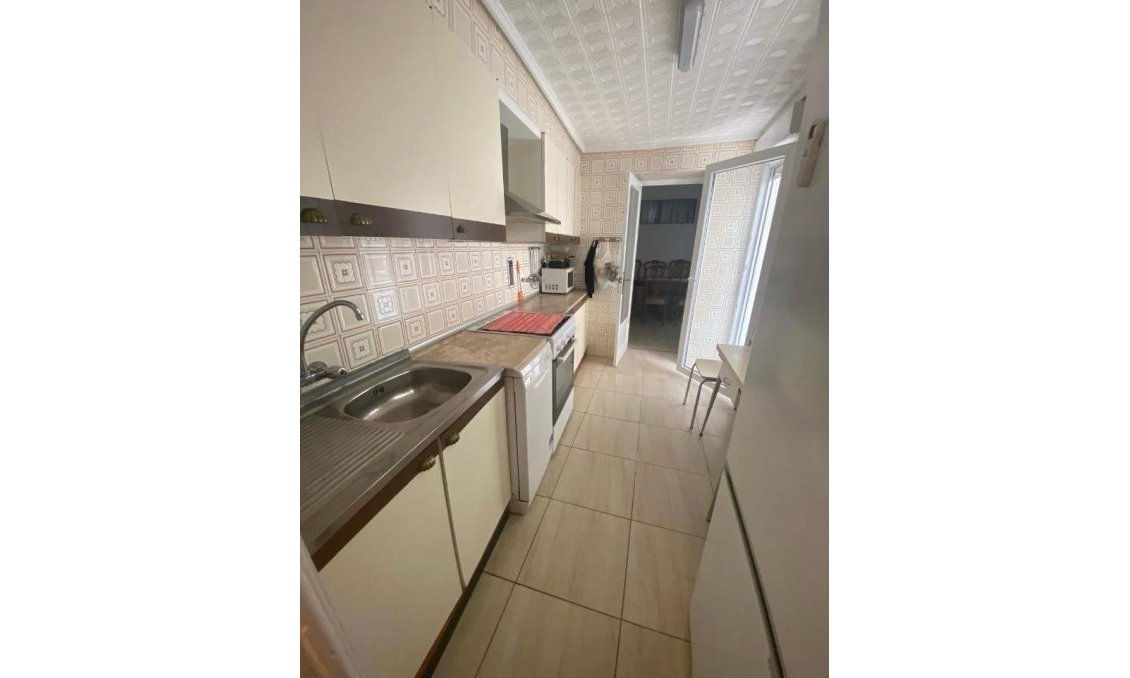 Segunda mano - Town House -
Torrevieja - Centro