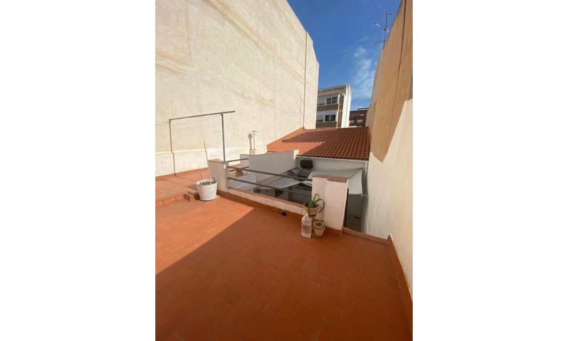 Segunda mano - Town House -
Torrevieja - Centro