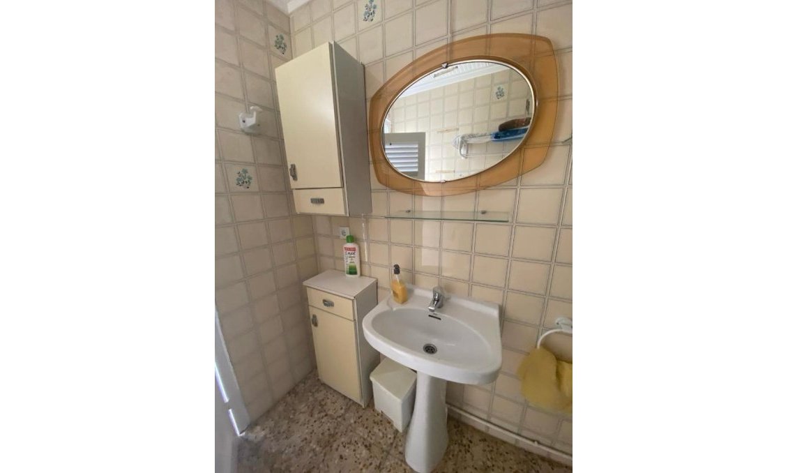 Segunda mano - Town House -
Torrevieja - Centro