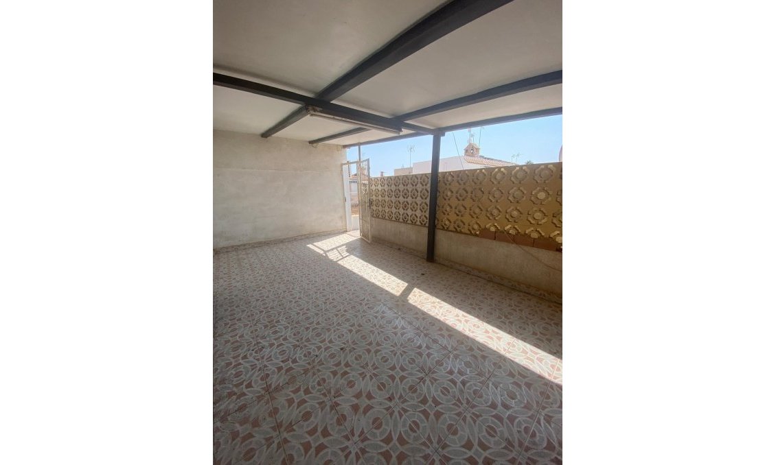 Resale - Semi Detached -
Torrevieja - Parque Acuático - Sector 25