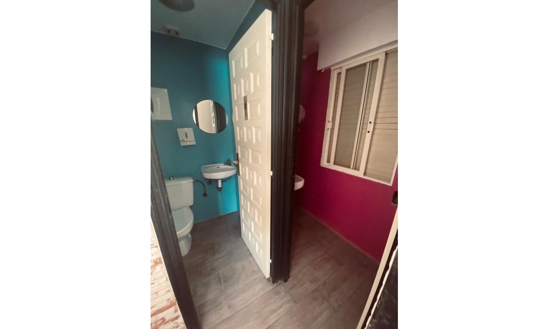 Resale - Semi Detached -
Torrevieja - Parque Acuático - Sector 25