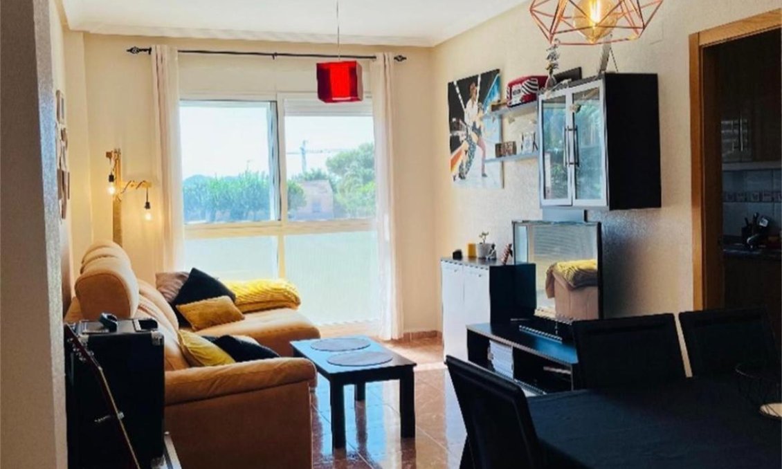 Resale - Apartment -
Formentera del Segura