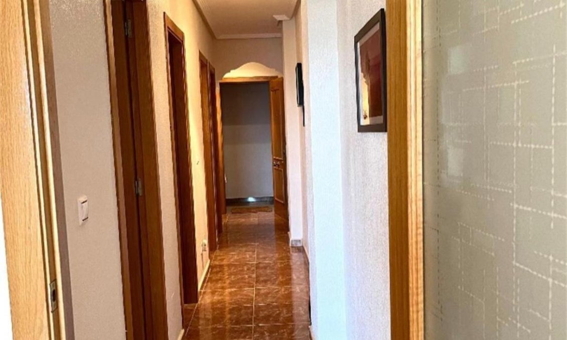 Resale - Apartment -
Formentera del Segura