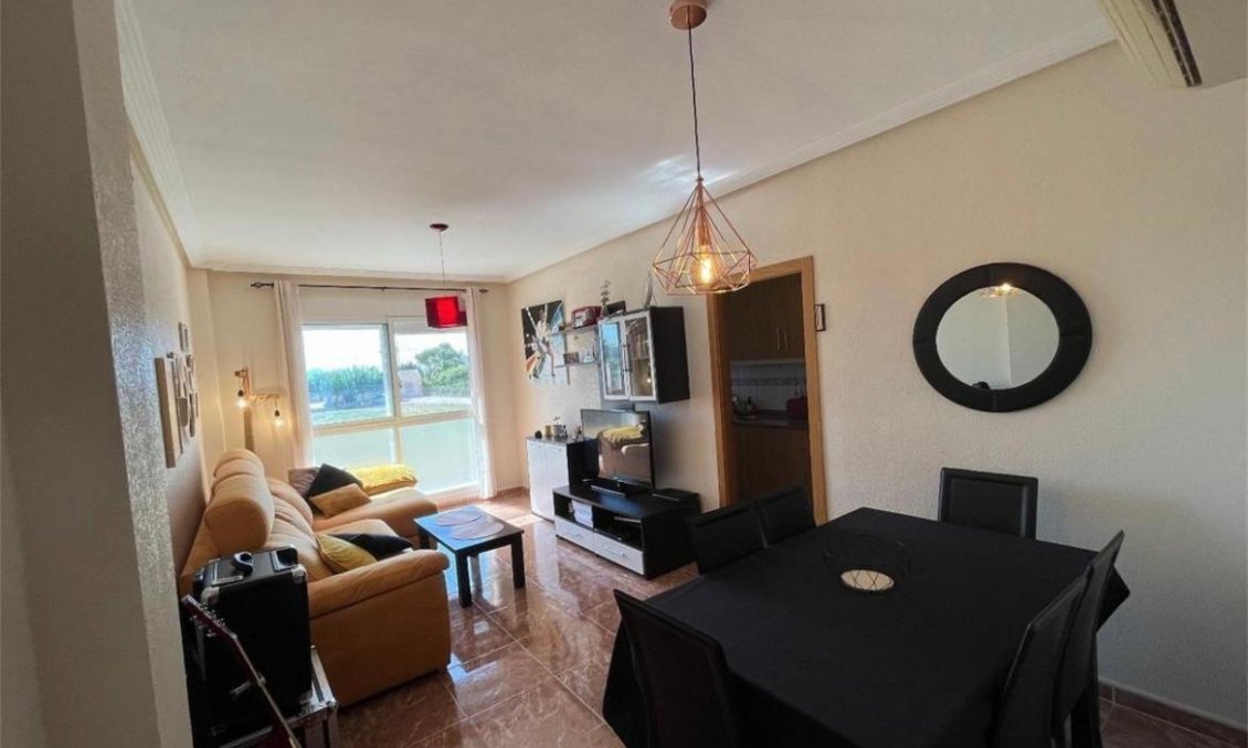 Resale - Apartment -
Formentera del Segura