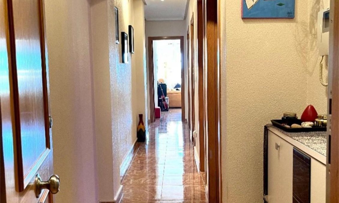 Resale - Apartment -
Formentera del Segura