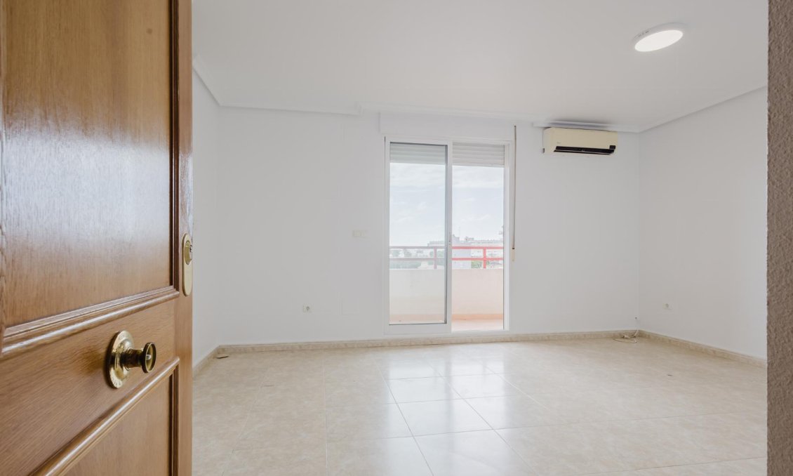Használt Ingatlanok - Apartman -
Torrevieja - Costa Blanca