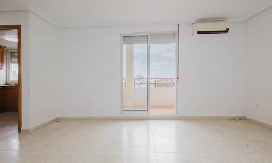 Használt Ingatlanok - Apartman -
Torrevieja - Costa Blanca