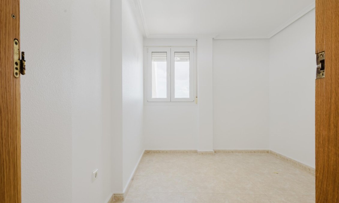 Használt Ingatlanok - Apartman -
Torrevieja - Costa Blanca