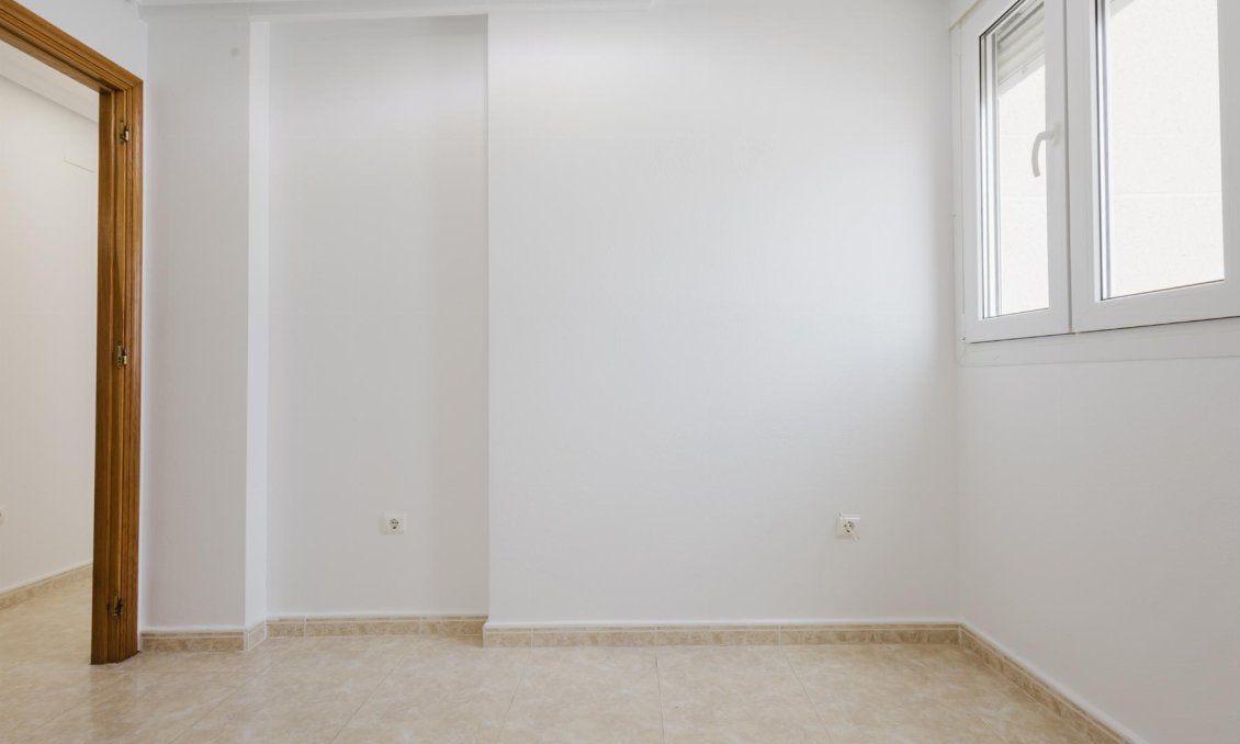 Használt Ingatlanok - Apartman -
Torrevieja - Costa Blanca