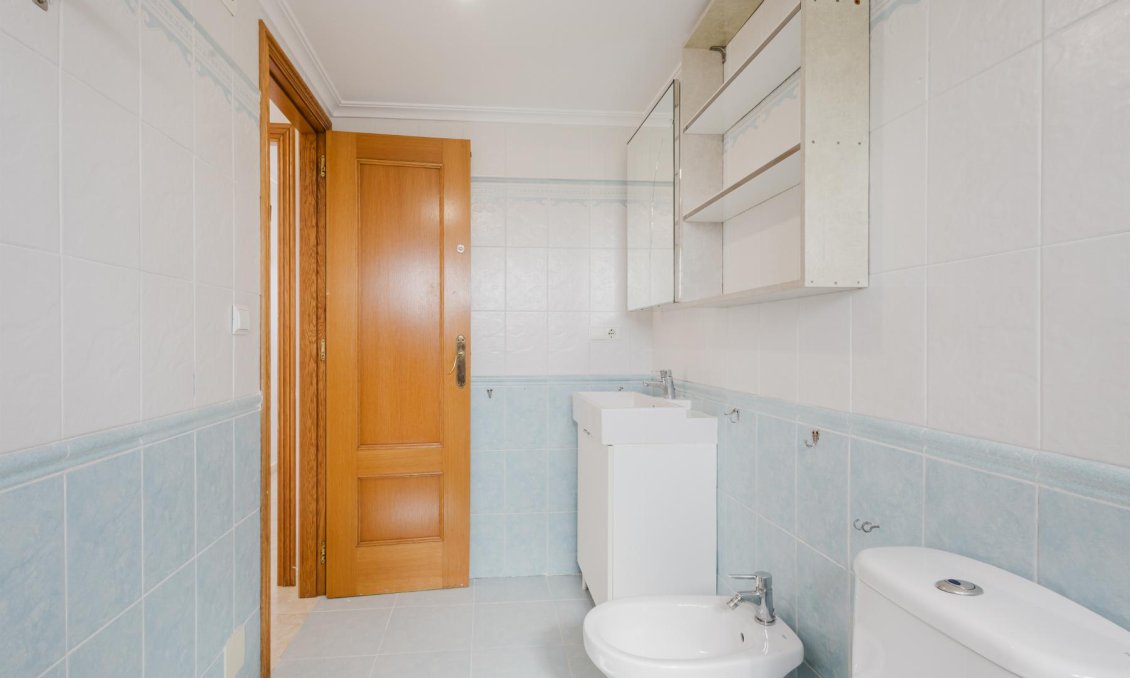 Használt Ingatlanok - Apartman -
Torrevieja - Costa Blanca