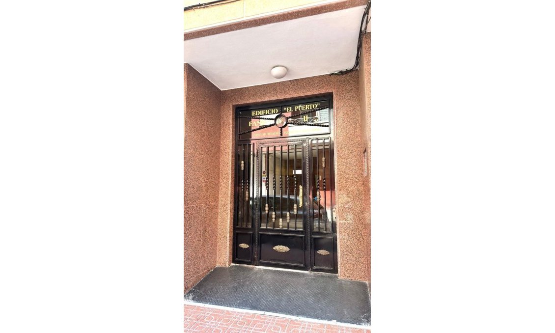Segunda mano - Apartamento -
Torrevieja - Centro