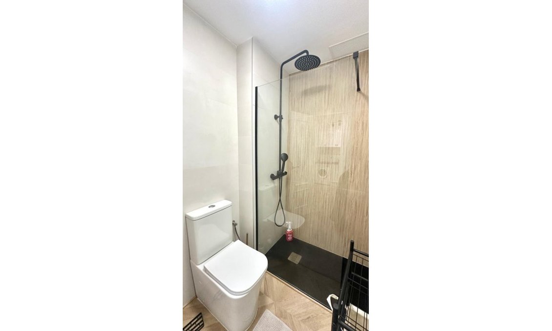 Segunda mano - Apartamento -
Torrevieja - Centro