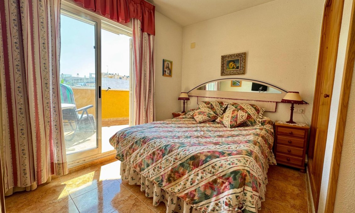 Használt Ingatlanok - Tetőtéri lakás -
Torrevieja - Costa Blanca
