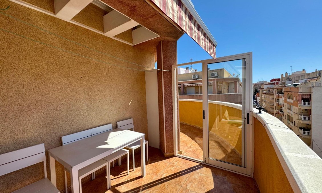 Használt Ingatlanok - Tetőtéri lakás -
Torrevieja - Costa Blanca
