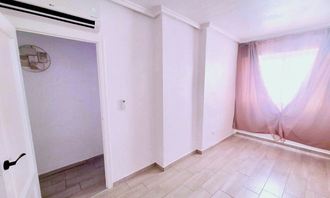 Segunda mano - Apartamento -
Torrevieja - Costa Blanca