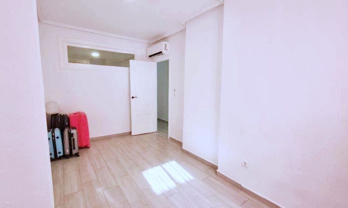 Segunda mano - Apartamento -
Torrevieja - Costa Blanca