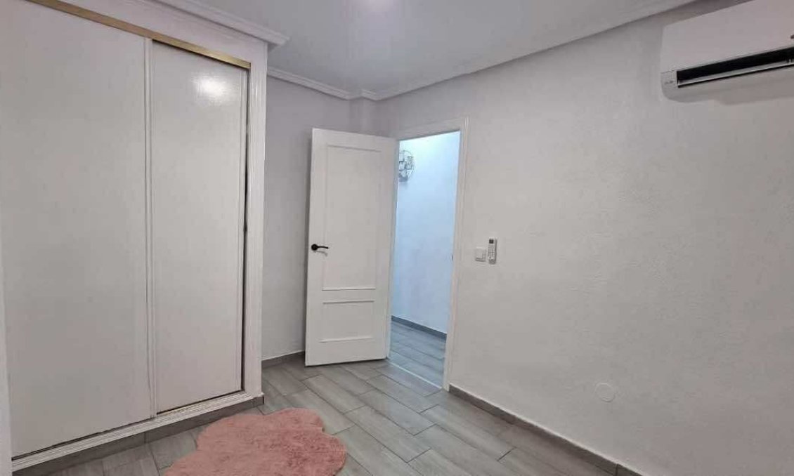 Segunda mano - Apartamento -
Torrevieja - Costa Blanca
