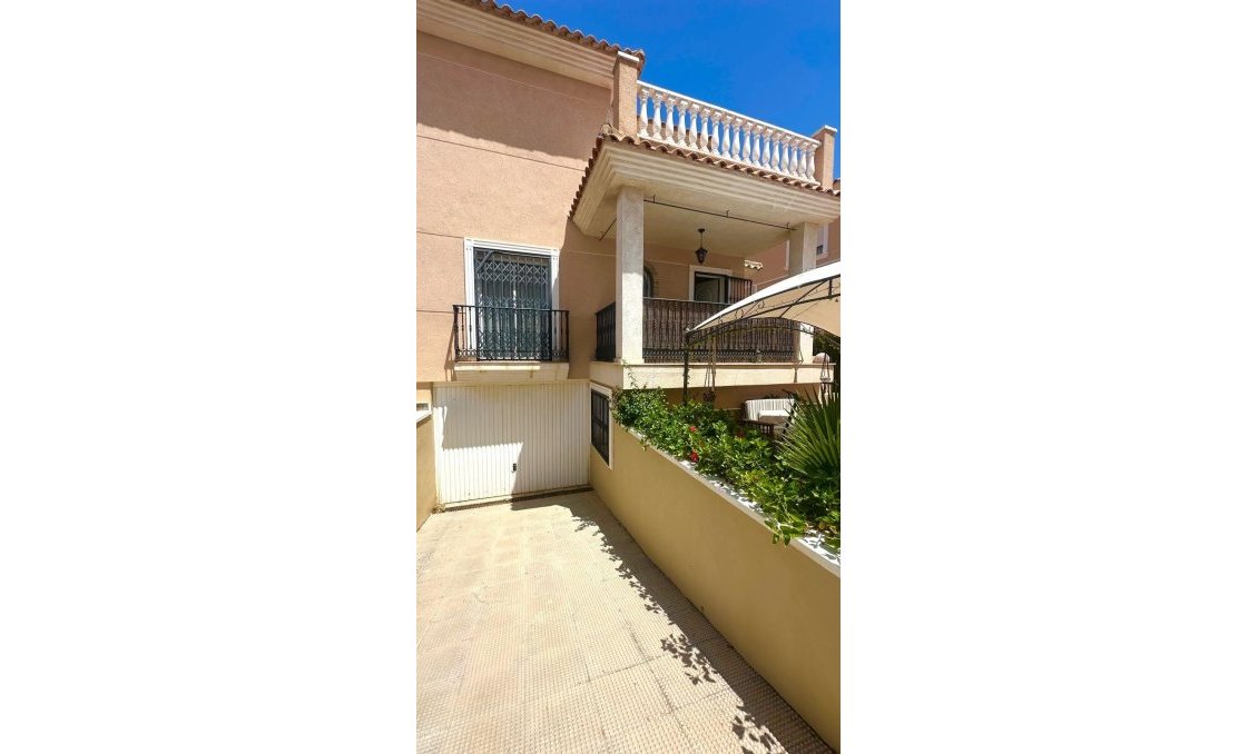 Wiederverkauf - Town House -
Orihuela - Urbanización Perla Del Mar