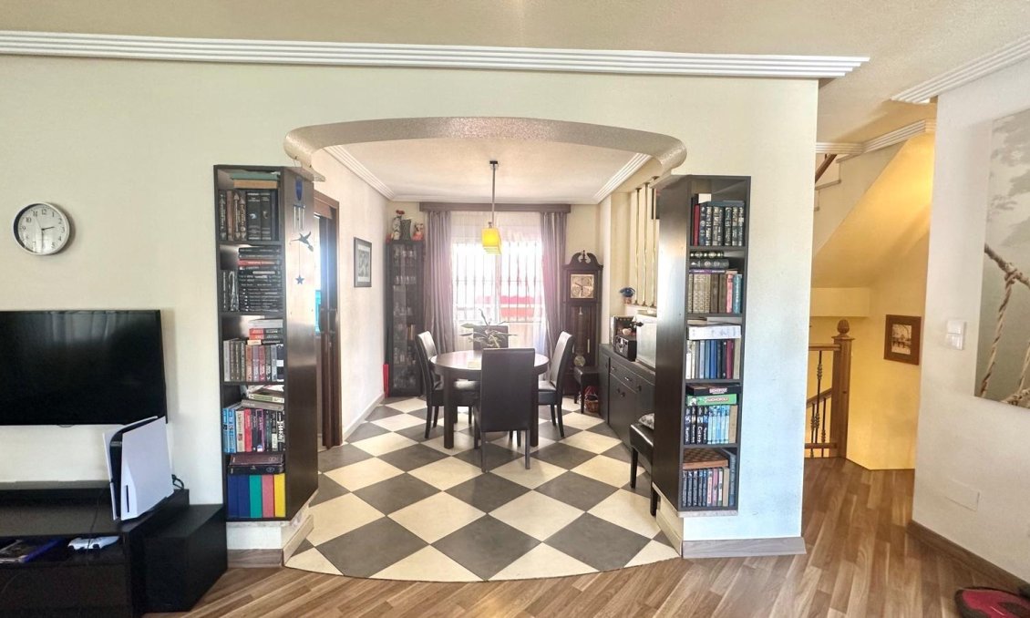 Wiederverkauf - Town House -
Orihuela - Urbanización Perla Del Mar