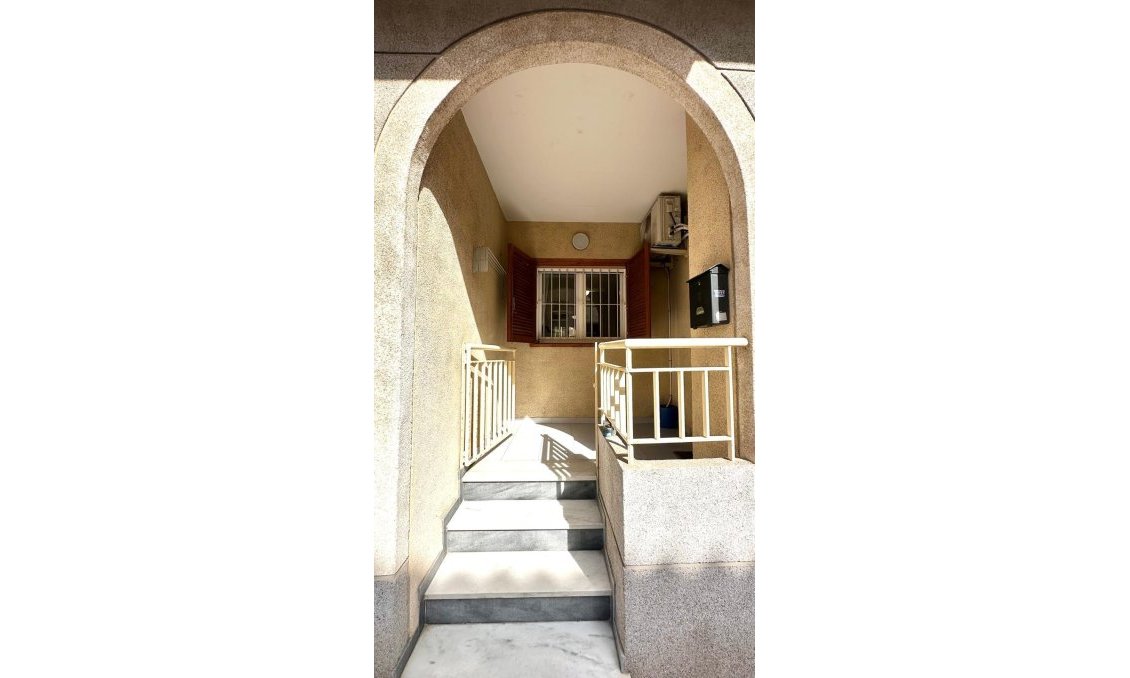 Revente - Appartement -
Torrevieja - Acequion