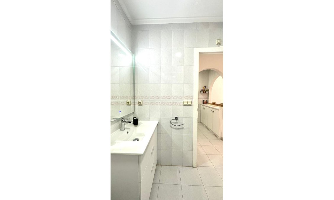 Revente - Appartement -
Torrevieja - Acequion