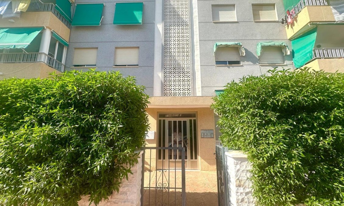 Segunda mano - Apartamento -
Torrevieja - Punta Prima