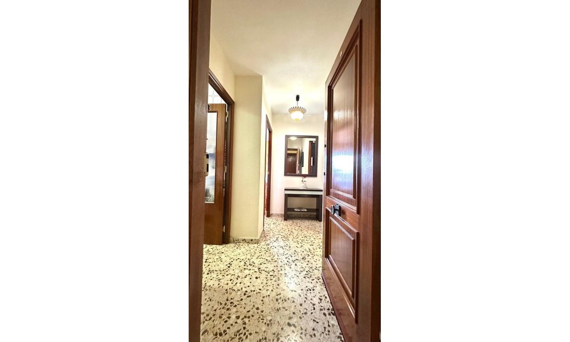 Segunda mano - Apartamento -
Torrevieja - Punta Prima