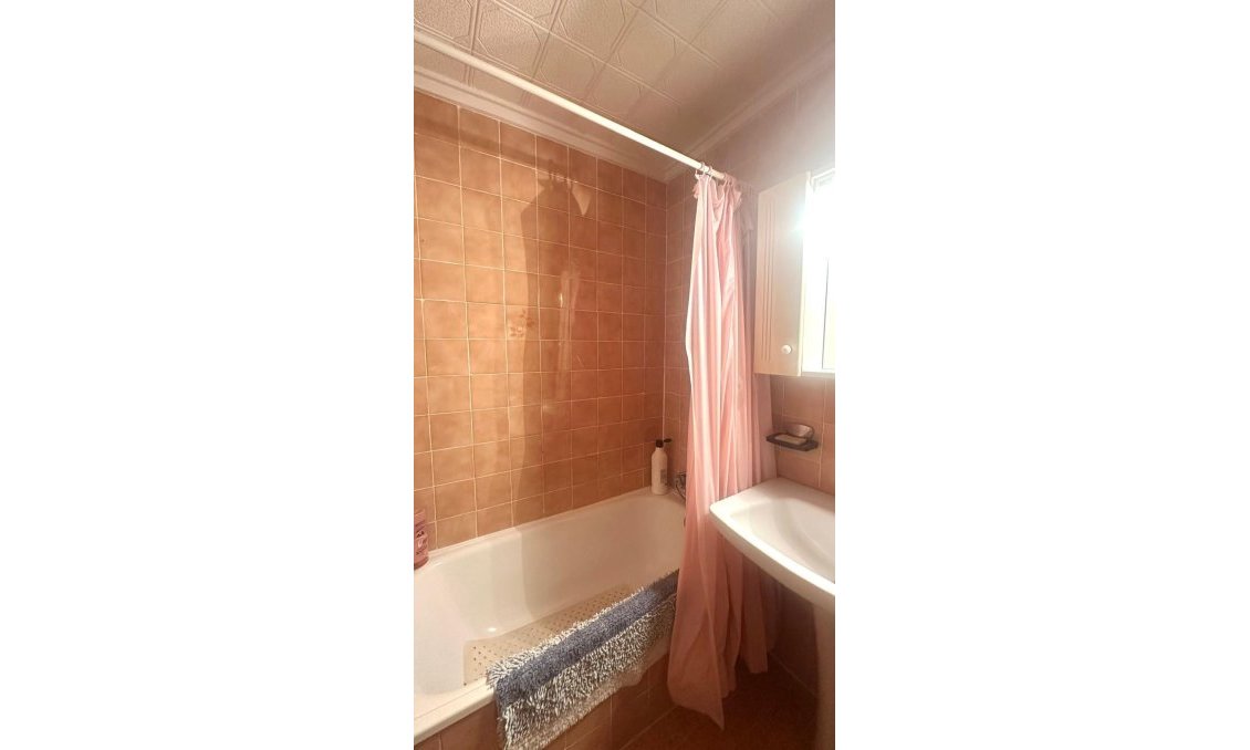 Segunda mano - Apartamento -
Torrevieja - Punta Prima