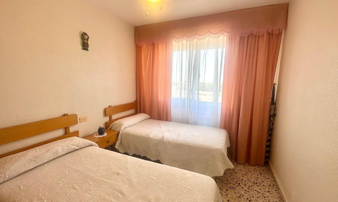 Segunda mano - Apartamento -
Torrevieja - Punta Prima