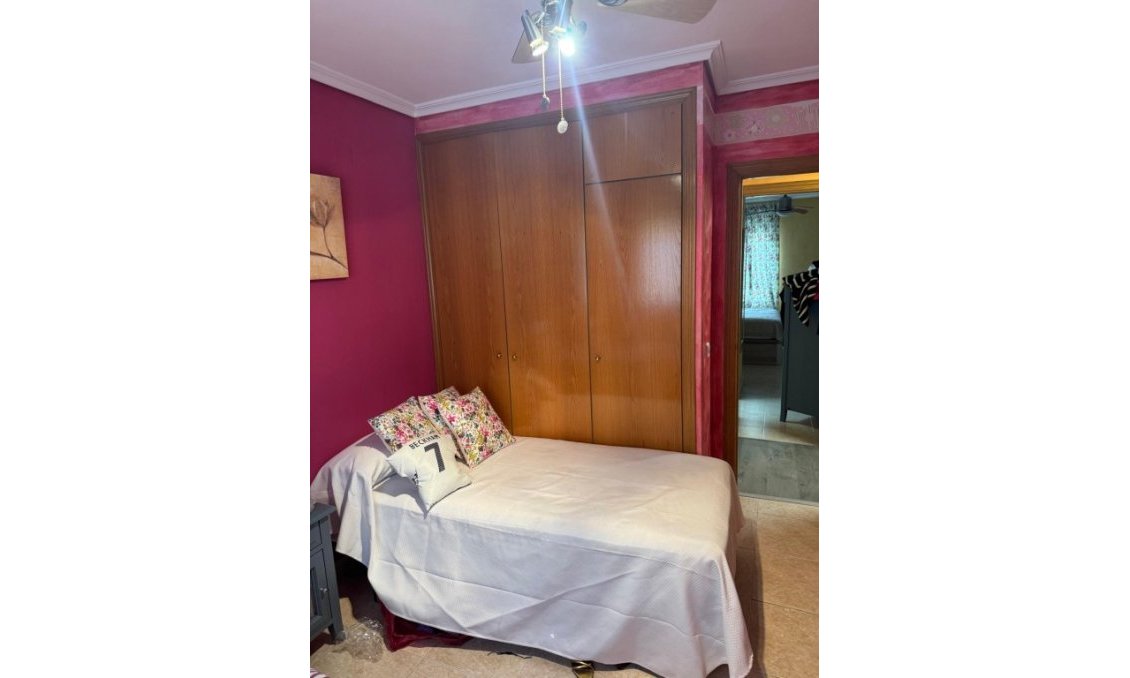 Segunda mano - Apartamento -
Alfas del Pí - Costa Blanca