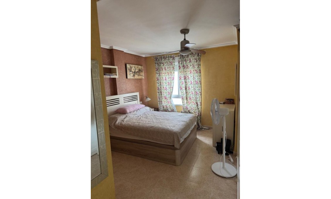 Segunda mano - Apartamento -
Alfas del Pí - Costa Blanca