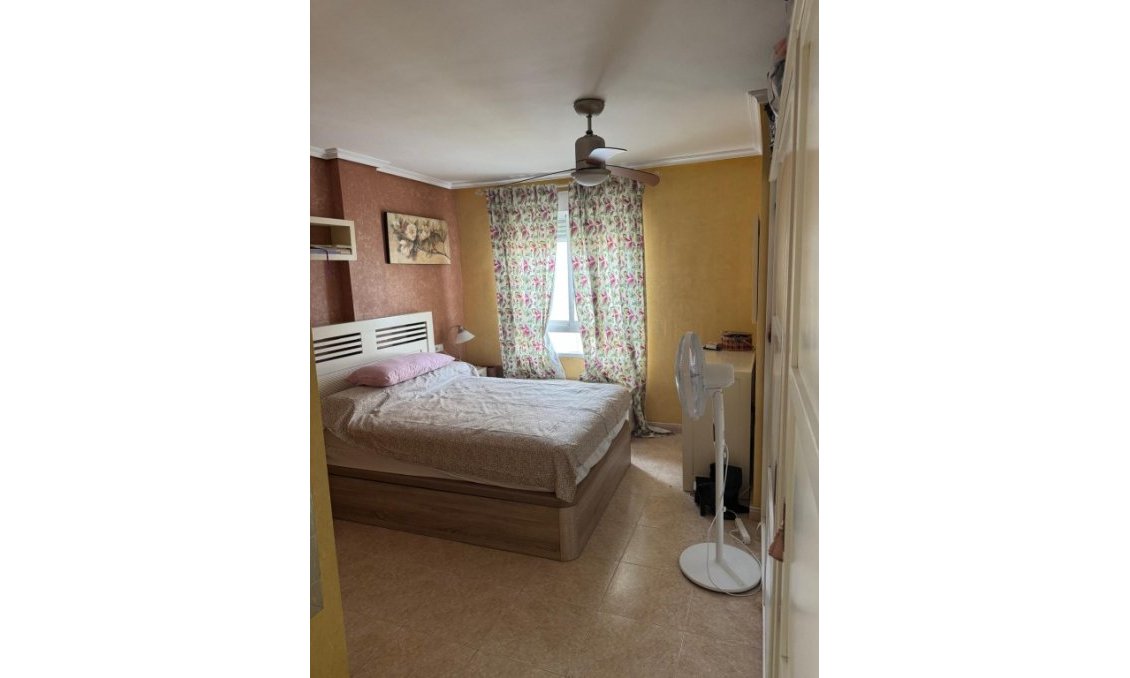 Segunda mano - Apartamento -
Alfas del Pí - Costa Blanca