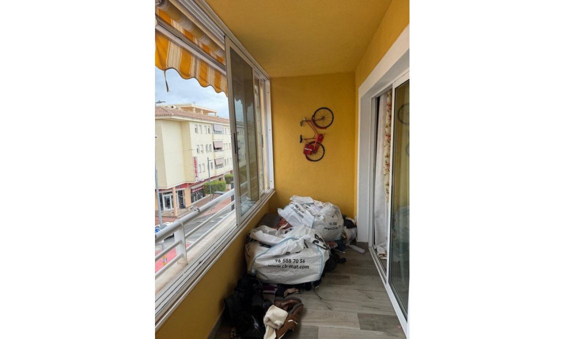 Segunda mano - Apartamento -
Alfas del Pí - Costa Blanca