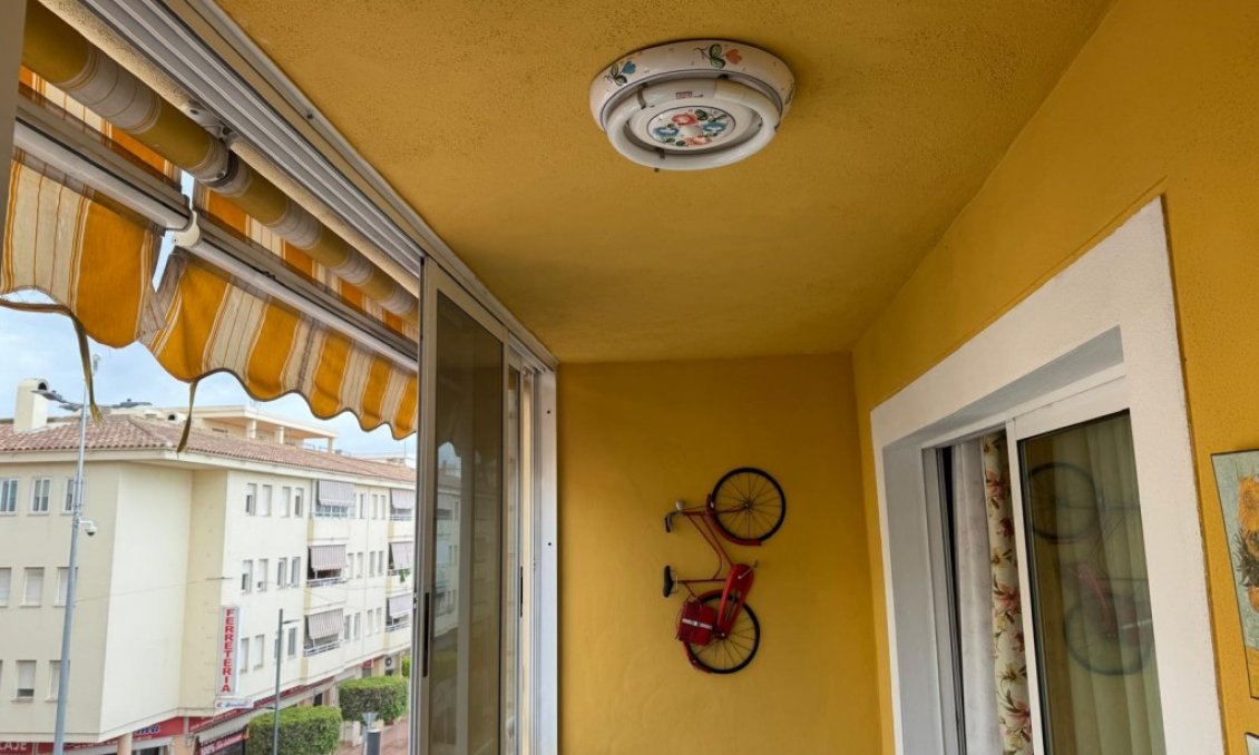 Segunda mano - Apartamento -
Alfas del Pí - Costa Blanca