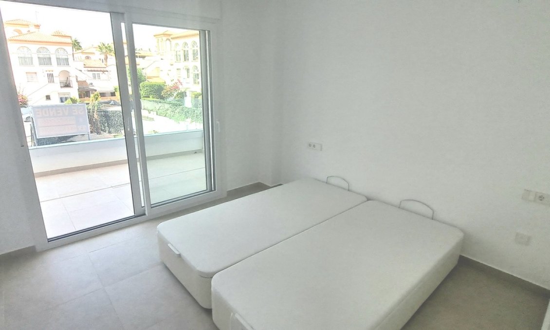 Segunda mano - Apartamento -
Playa Flamenca - Costa Blanca