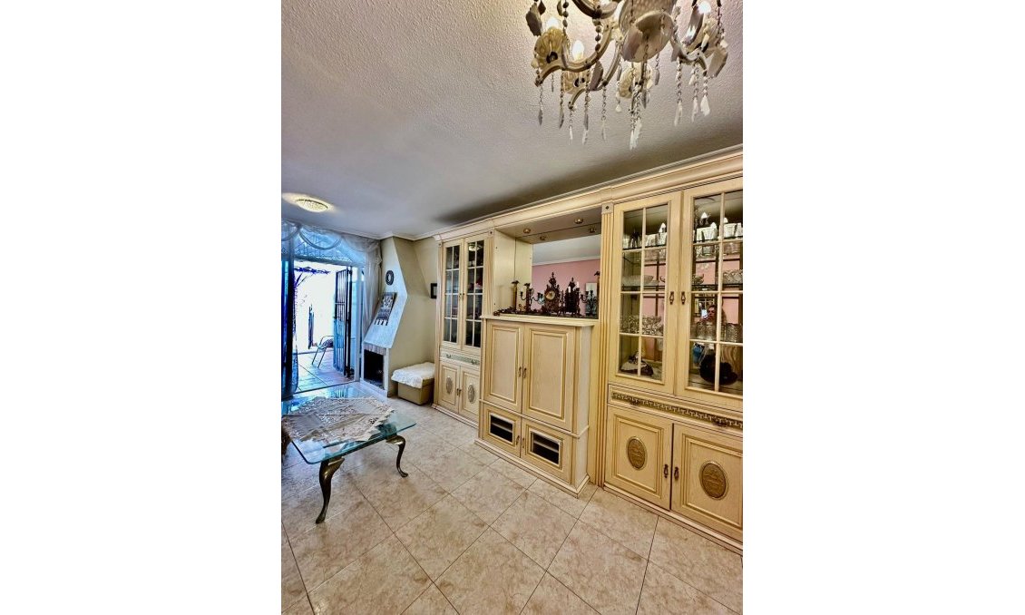 Segunda mano - Bungalow -
Torrevieja - Aguas Nuevas