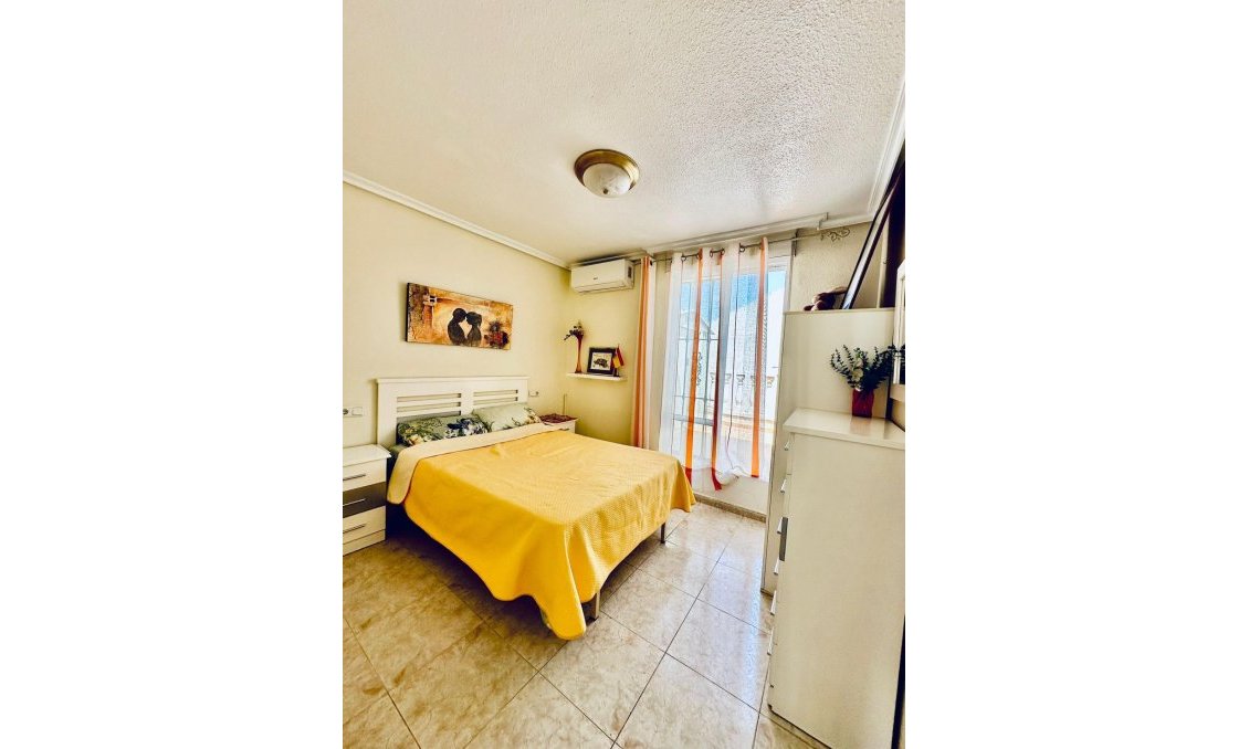 Segunda mano - Bungalow -
Torrevieja - Aguas Nuevas