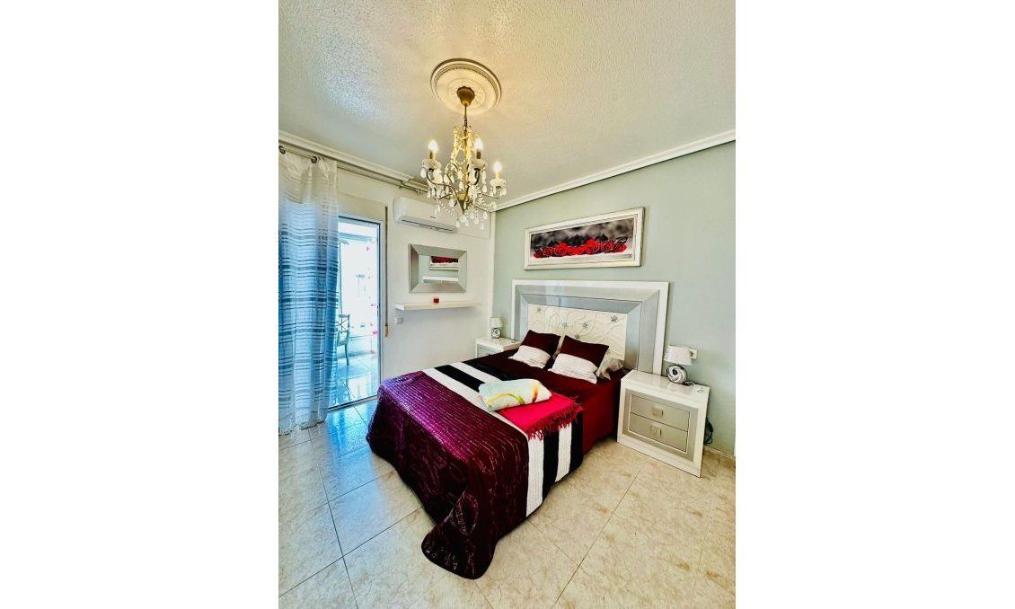 Segunda mano - Bungalow -
Torrevieja - Aguas Nuevas