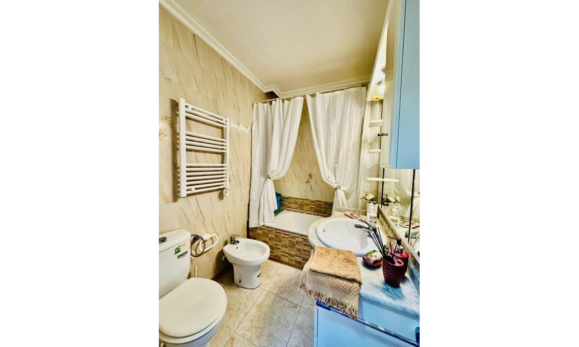 Segunda mano - Bungalow -
Torrevieja - Aguas Nuevas