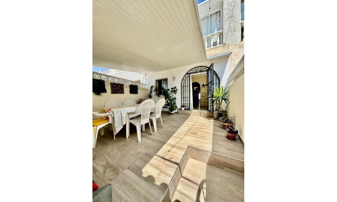 Segunda mano - Bungalow -
Torrevieja - Aguas Nuevas