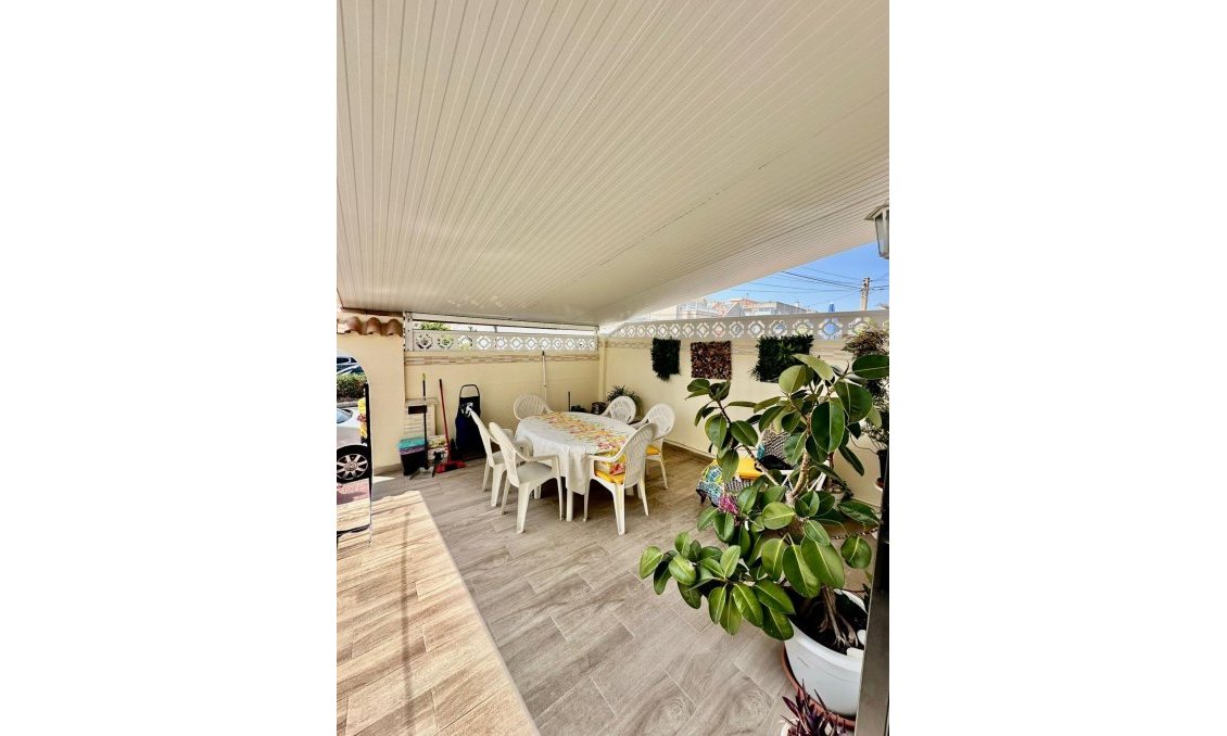 Segunda mano - Bungalow -
Torrevieja - Aguas Nuevas