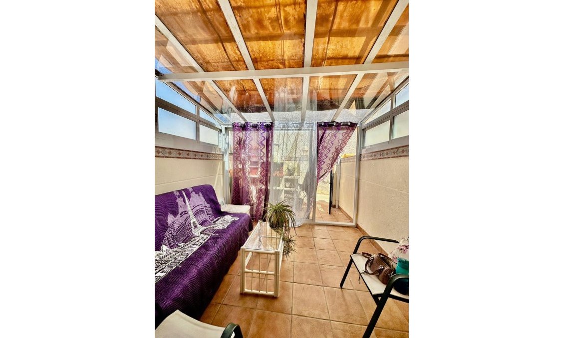 Segunda mano - Bungalow -
Torrevieja - Aguas Nuevas