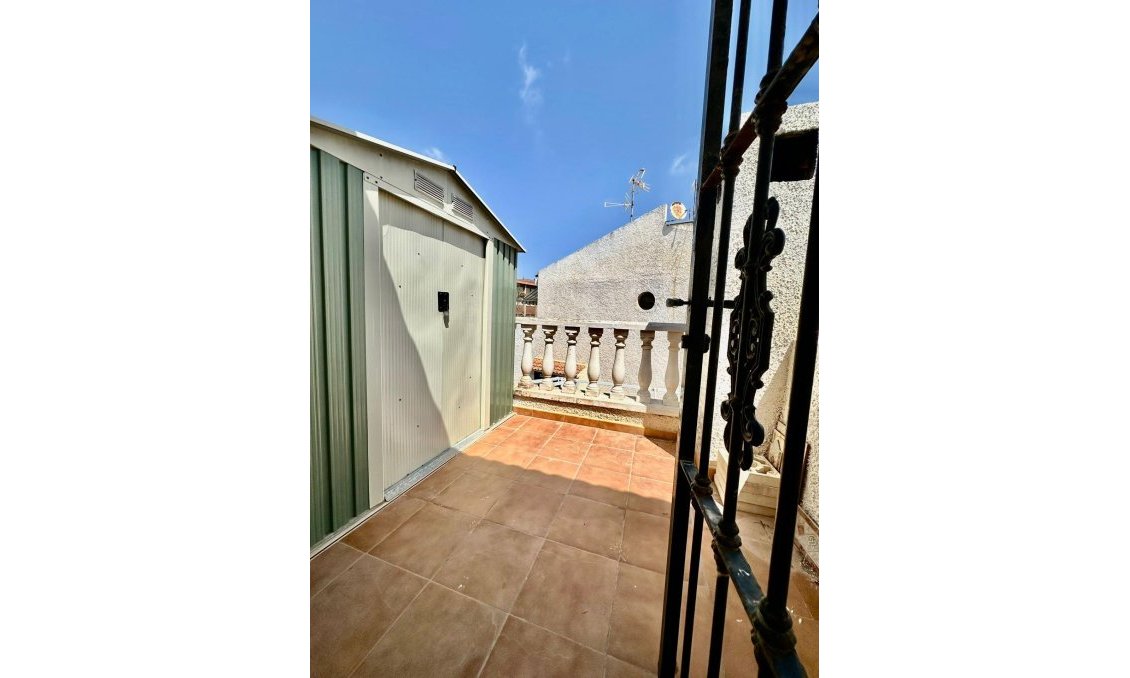 Segunda mano - Bungalow -
Torrevieja - Aguas Nuevas
