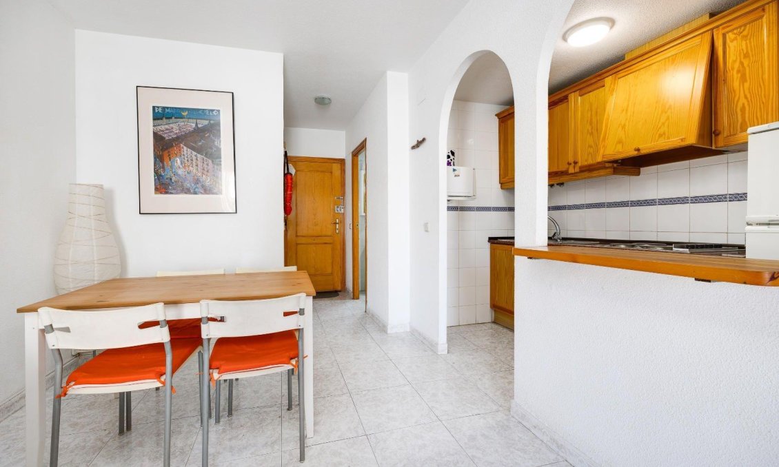 Segunda mano - Apartamento -
Torrevieja - Centro