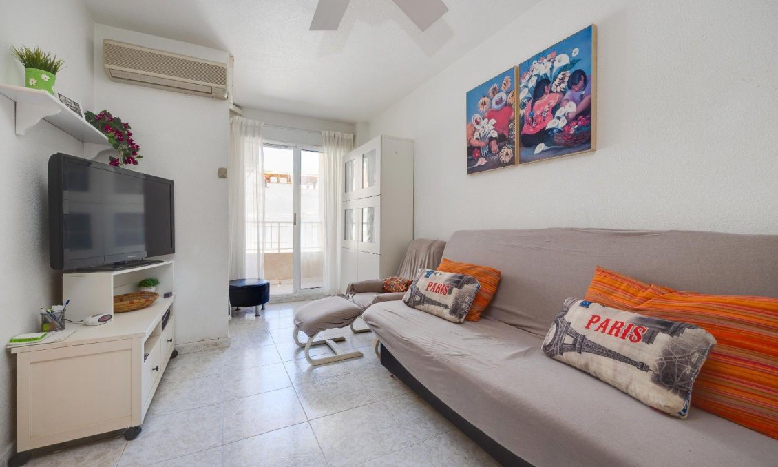 Segunda mano - Apartamento -
Torrevieja - Centro