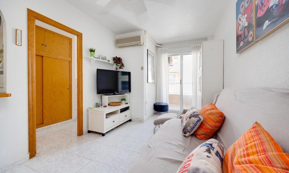 Segunda mano - Apartamento -
Torrevieja - Centro