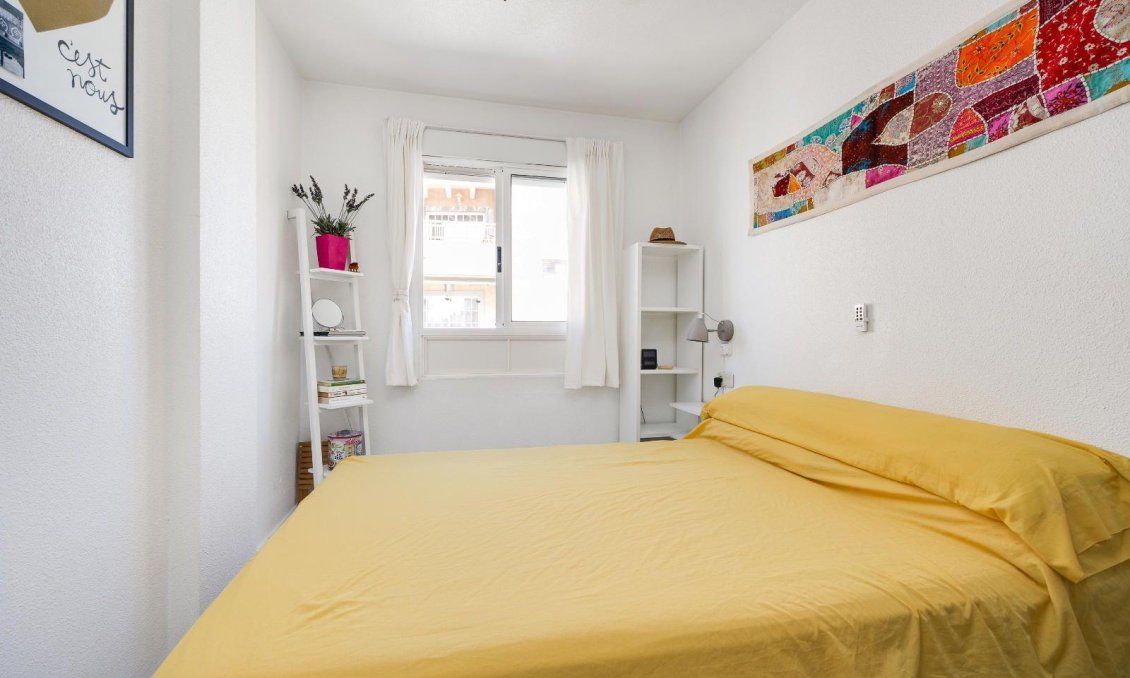 Segunda mano - Apartamento -
Torrevieja - Centro
