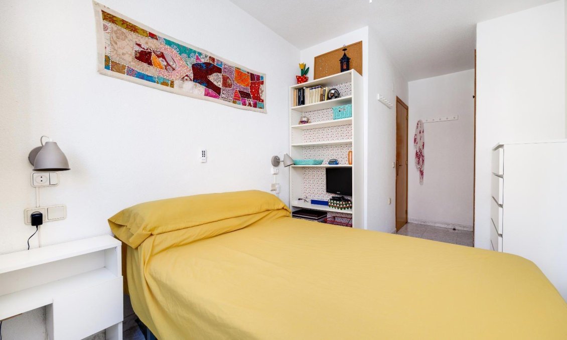 Segunda mano - Apartamento -
Torrevieja - Centro
