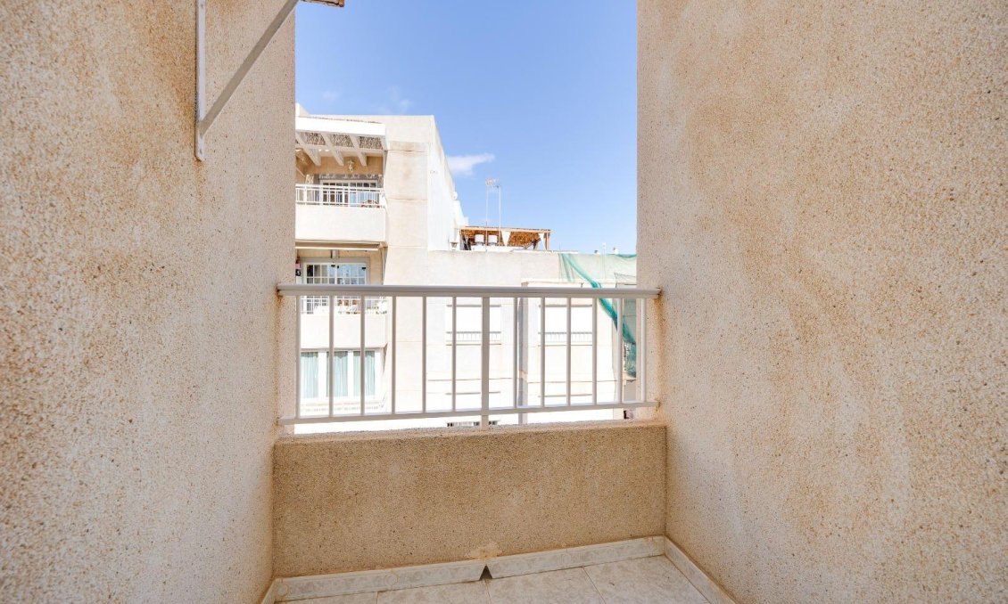 Segunda mano - Apartamento -
Torrevieja - Centro